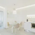 Апартаменты 51 White