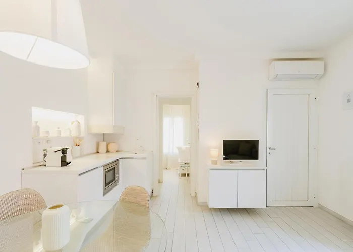 51 White * Forte dei Marmi