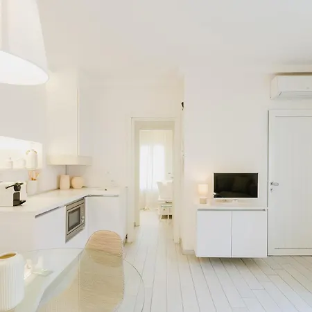 51 White * フォルテ・デイ・マルミ