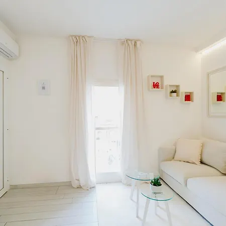 51 White Apartment
