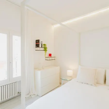 51 White Apartment