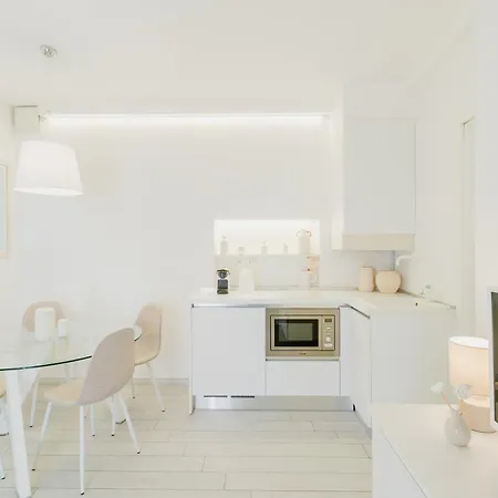 51 White Forte dei Marmi