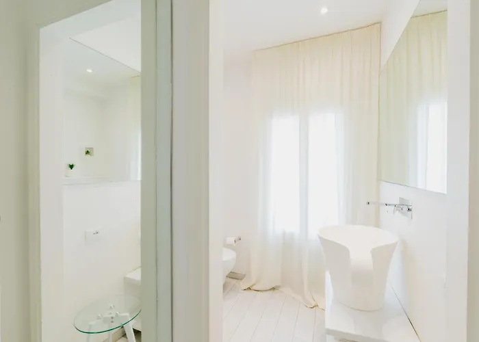 51 White Forte dei Marmi