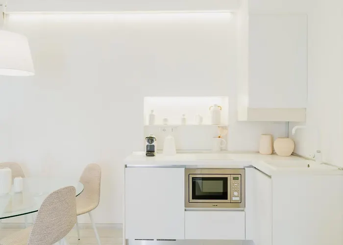 51 White Apartment *